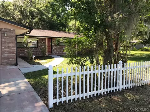 336 S Hibiscus Ave, Crystal River, FL 34429