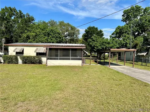 8455 S Lake Consuella Dr, Floral City, FL 34436
