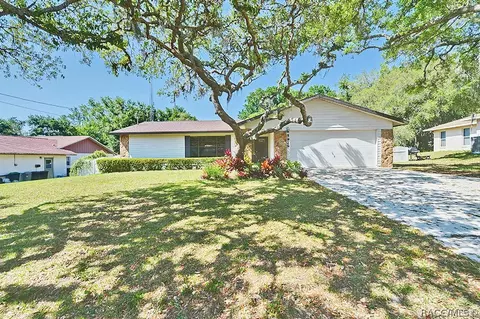 5929 W Woodside Dr, Crystal River, FL 34429