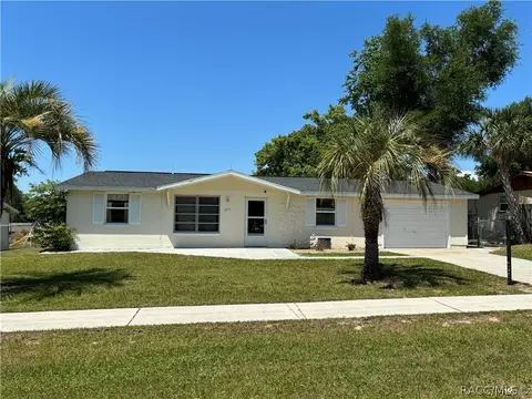 2275 W Austin Dr, Citrus Springs, FL 34434