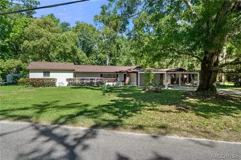 8869 W Spring Cove Rd, Homosassa, FL 34448