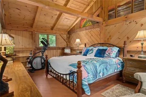 Bedroom - 16665 W River Rd, Inglis, FL 34449 photo 2 of 4