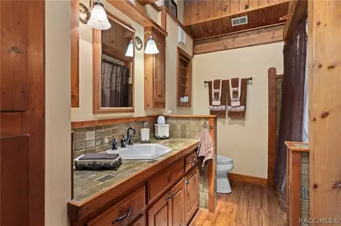 Bath - 16665 W River Rd, Inglis, FL 34449 photo 1 of 2