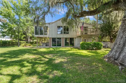 Exterior - 16665 W River Rd, Inglis, FL 34449 photo 2 of 7