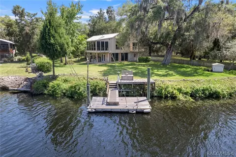 16665 W River Rd, Inglis, FL 34449