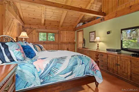 Bedroom - 16665 W River Rd, Inglis, FL 34449 photo 3 of 4