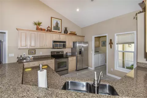 Kitchen - 3803 W Crystal Downs Path, Lecanto, FL 34461 photo 2 of 5