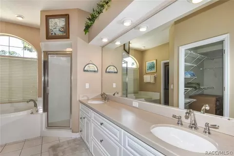 Bath - 3803 W Crystal Downs Path, Lecanto, FL 34461 photo 1 of 3