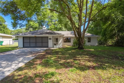 6121 E King Ln, Inverness, FL 34452