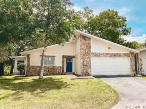 7 Moser Ct S, Homosassa, FL 34446