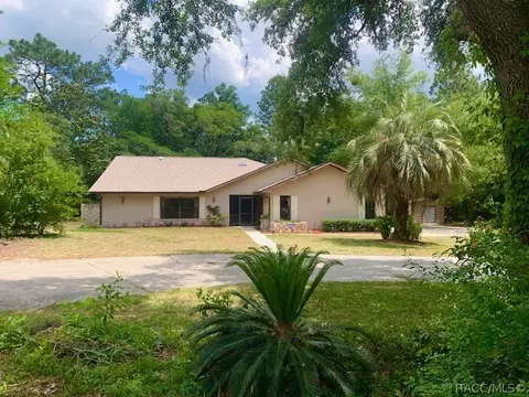 1600 W Ivorywood Dr, Beverly Hills, FL 34465