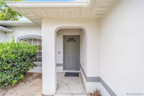 11 Teak Loop Ln, Ocala, FL 34472 photo 3