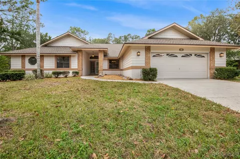 6 Longleaf Ct, Homosassa, FL 34446