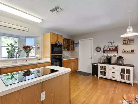 Kitchen - 1301 E Getty Ln, Hernando, FL 34442 photo 2 of 5