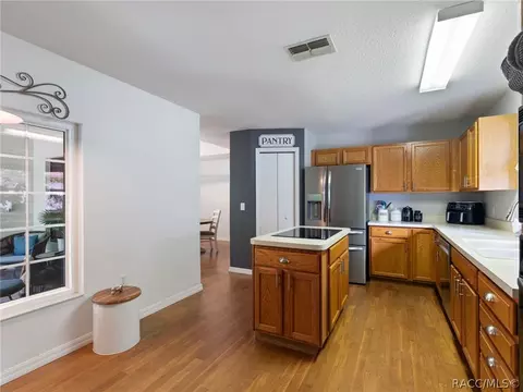 Kitchen - 1301 E Getty Ln, Hernando, FL 34442 photo 3 of 5