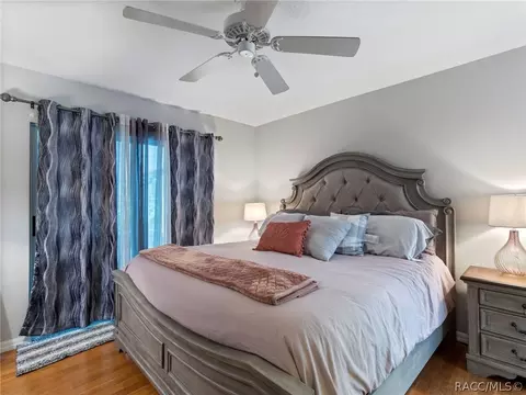 Bedroom - 1301 E Getty Ln, Hernando, FL 34442 photo 4 of 10