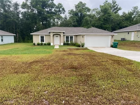 7994 N Voyager Dr, Citrus Springs, FL 34433