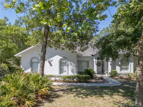 10 Sweetgum Ct N, Homosassa, FL 34446