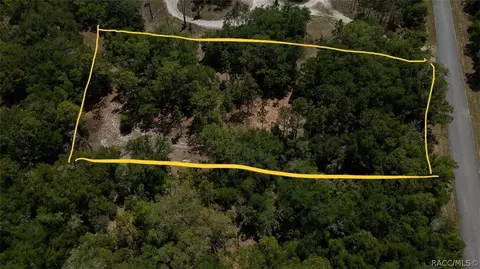 8601 N Odyssey Dr, Crystal River, FL 34428