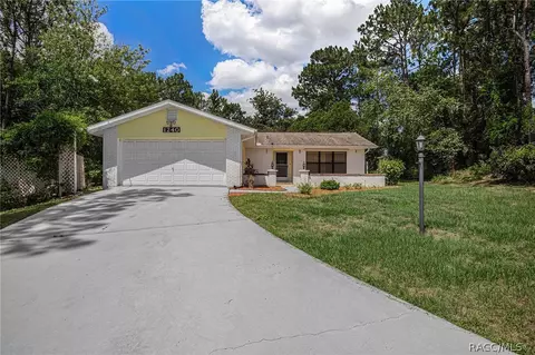 1240 W Hemlock Dr, Citrus Springs, FL 34434