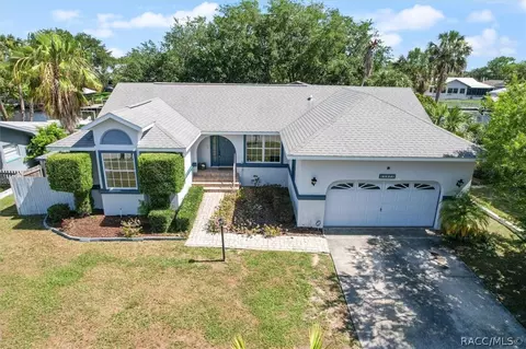 11823 W Bayshore Dr, Crystal River, FL 34429