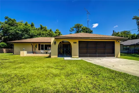 11249 W Cedar Lake Dr, Crystal River, FL 34428
