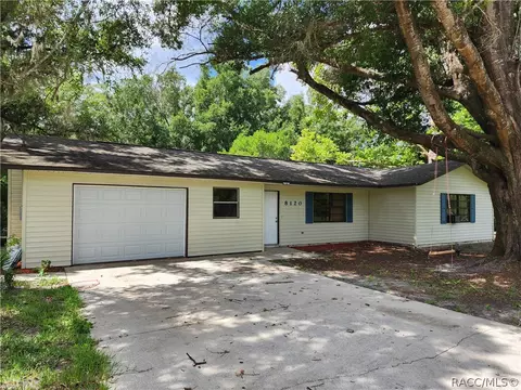 8120 W Milano Ln, Crystal River, FL 34428