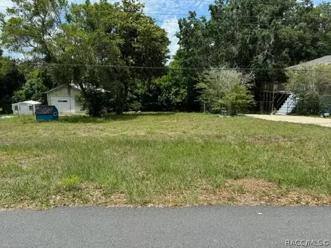 3595 W Hilltop Ln, Dunnellon, FL 34433