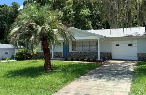 6096 E Seneca St, Inverness, FL 34452