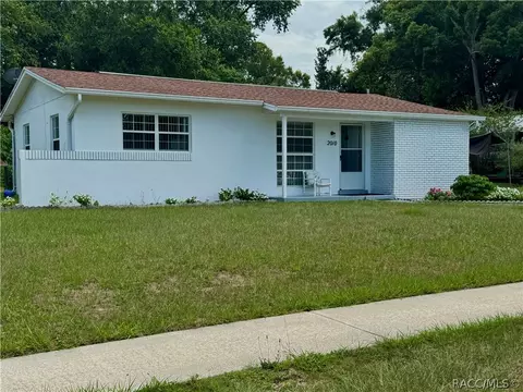 2010 W Gardenia Dr, Citrus Springs, FL 34434