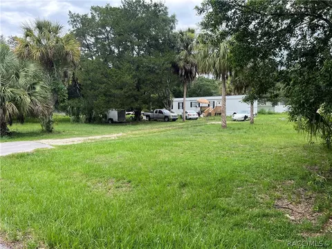 6305 W Mango Ln, Crystal River, FL 34429