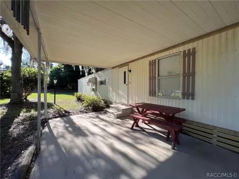 11485 N Ginny Lane Pt, Inglis, FL 34449