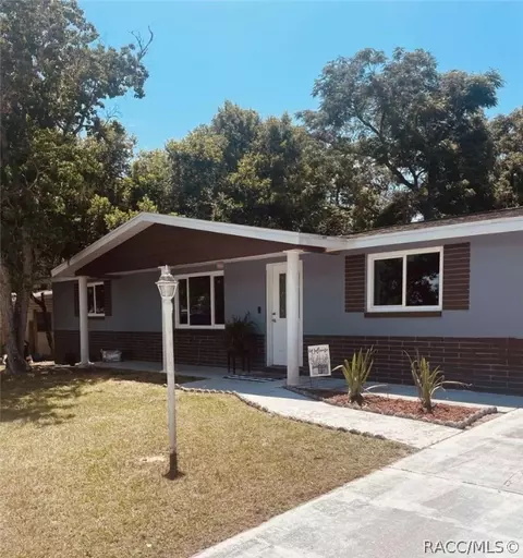 30 S Davis St, Beverly Hills, FL 34465