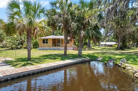5425 S Magnolia Ave, Homosassa, FL 34448
