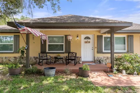 69 N Sheltering Oaks Dr, Inverness, FL 34453