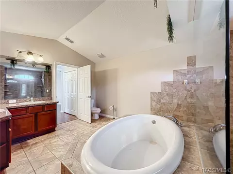 Bath - 1229 E Triple Crown Loop, Hernando, FL 34442 photo 3 of 7