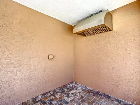 Exterior - 1229 E Triple Crown Loop, Hernando, FL 34442 photo 8 of 10