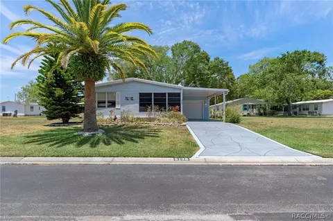 5136 Forest Glenn Dr, Weeki Wachee, FL 34607