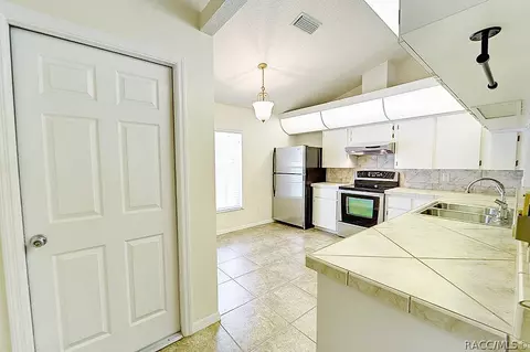 725 E Knightsbrige Pl, Lecanto, FL 34461 photo 15