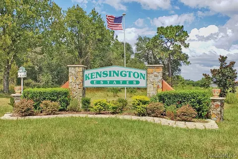725 E Knightsbrige Pl, Lecanto, FL 34461 photo 2