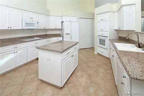 Kitchen - 388 E Cumberland Ct, Hernando, FL 34442 photo 2 of 4