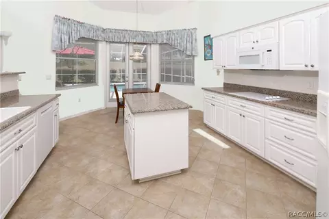 Kitchen - 388 E Cumberland Ct, Hernando, FL 34442 photo 4 of 4