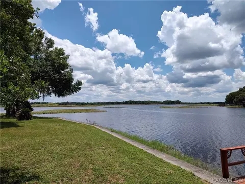 9010 E Point O Woods Dr, Inverness, FL 34450