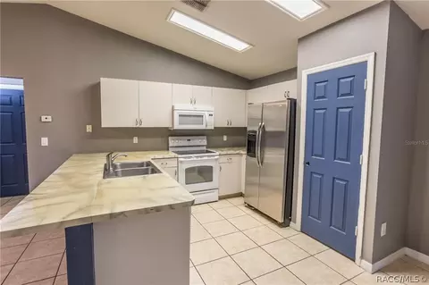 Kitchen - 16 Bahia Pass Loop, Ocala, FL 34472 photo 1 of 2