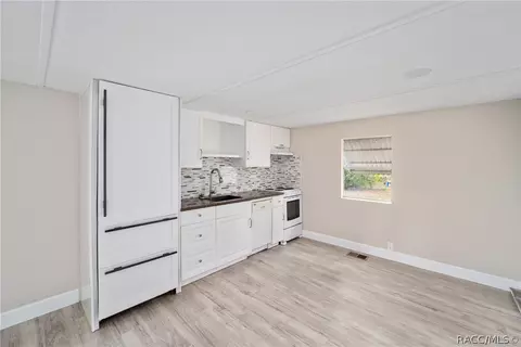 4250 E Fort Apache Pl, Dunnellon, FL 34434 photo 9