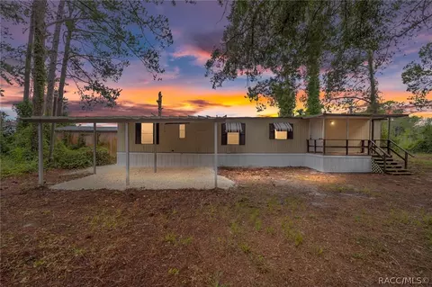 4250 E Fort Apache Pl, Dunnellon, FL 34434