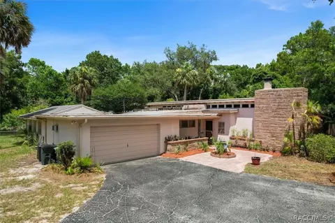 219 S Hibiscus Ave, Crystal River, FL 34429