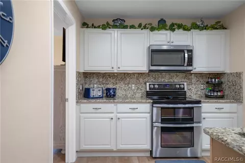 Kitchen - 781 W Sunbird Path, Hernando, FL 34442 photo 4 of 6