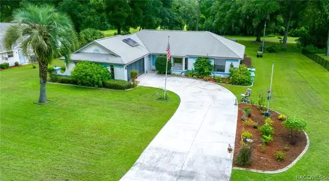 8477 N Upland Dr, Citrus Springs, FL 34434