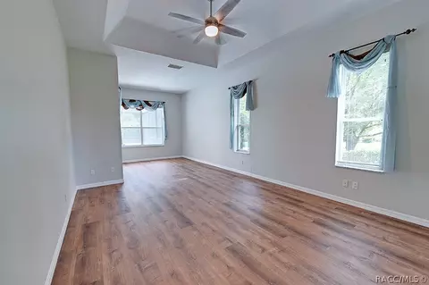 Living - 634 E Keller Ct, Hernando, FL 34442 photo 7 of 9